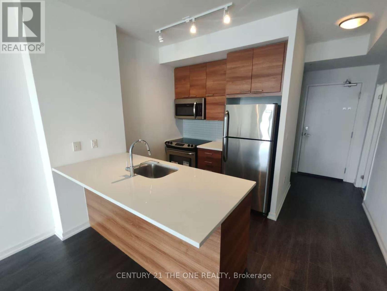 Photo 3 of 1009 66 Forest Manor Road, Toronto ON