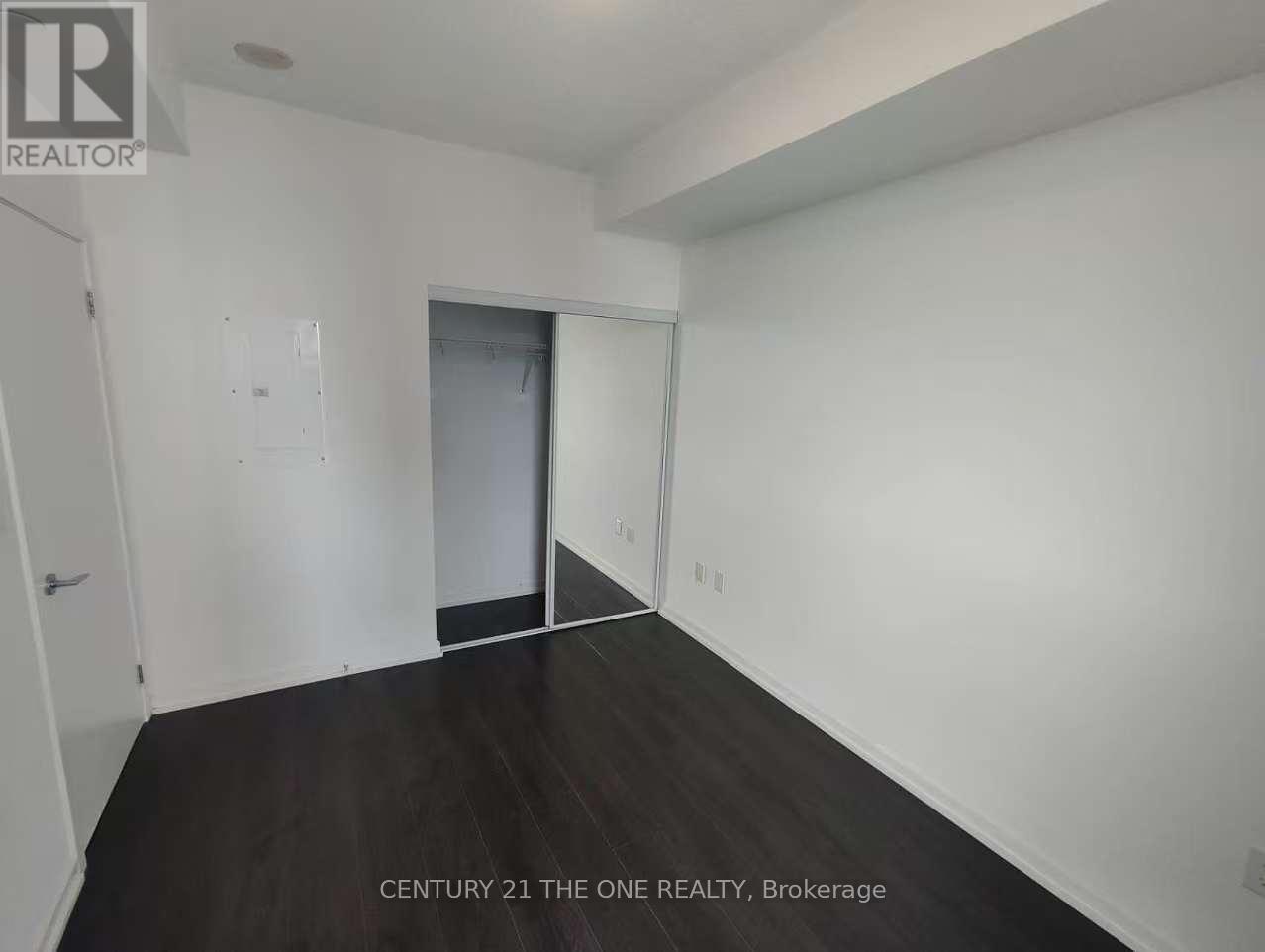 Photo 2 of 1009 66 Forest Manor Road, Toronto ON