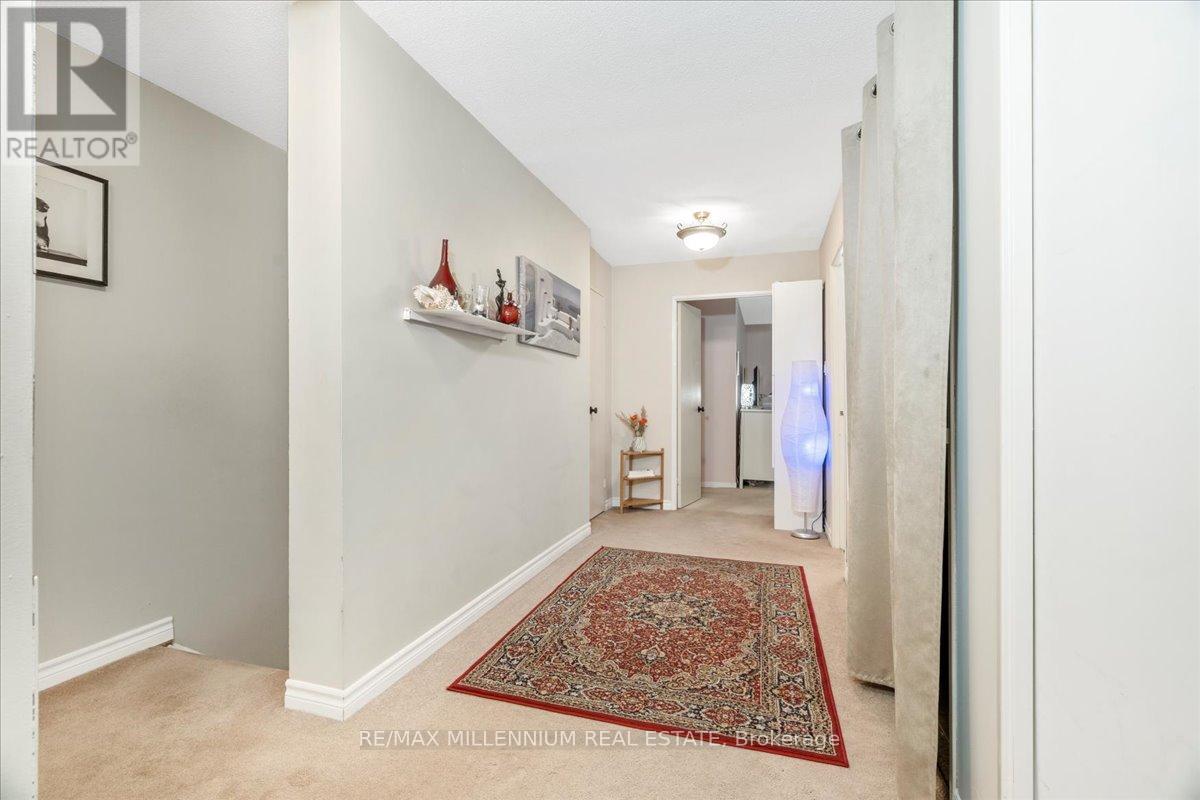 Photo 18 of 14 25 Pebble Byway, Toronto ON