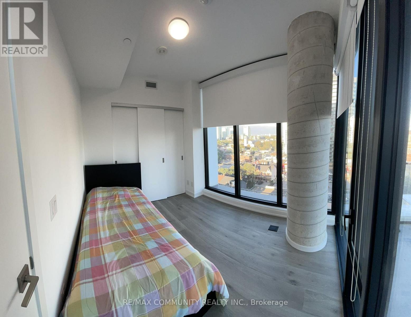 Photo 2 of 1004 55 Ontario Street, Toronto ON