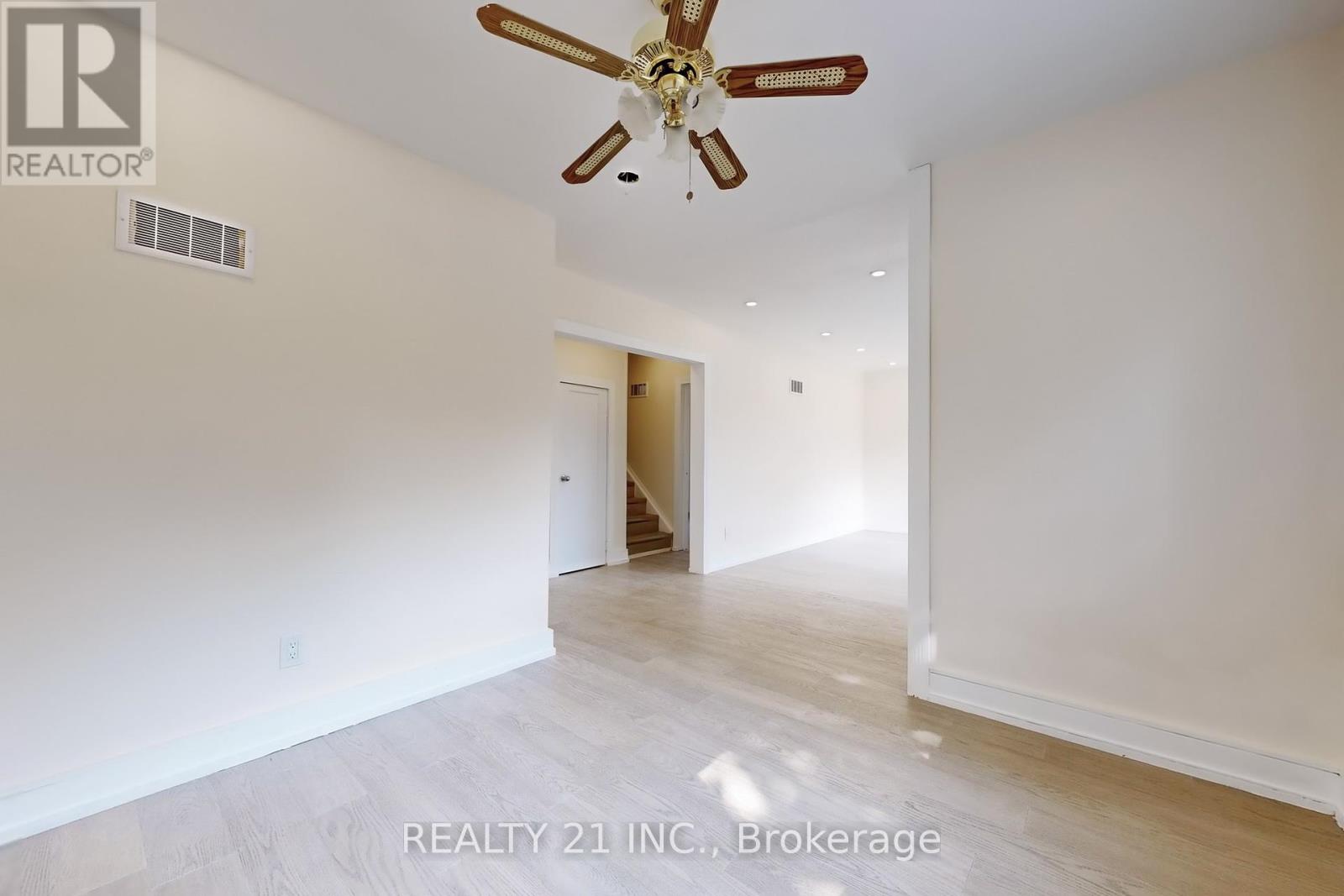 Photo 10 of 98 Natal Avenue, Toronto ON