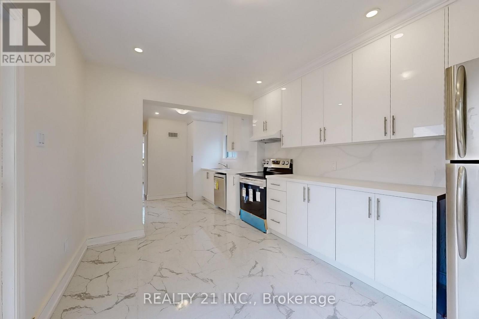 Photo 16 of 98 Natal Avenue, Toronto ON