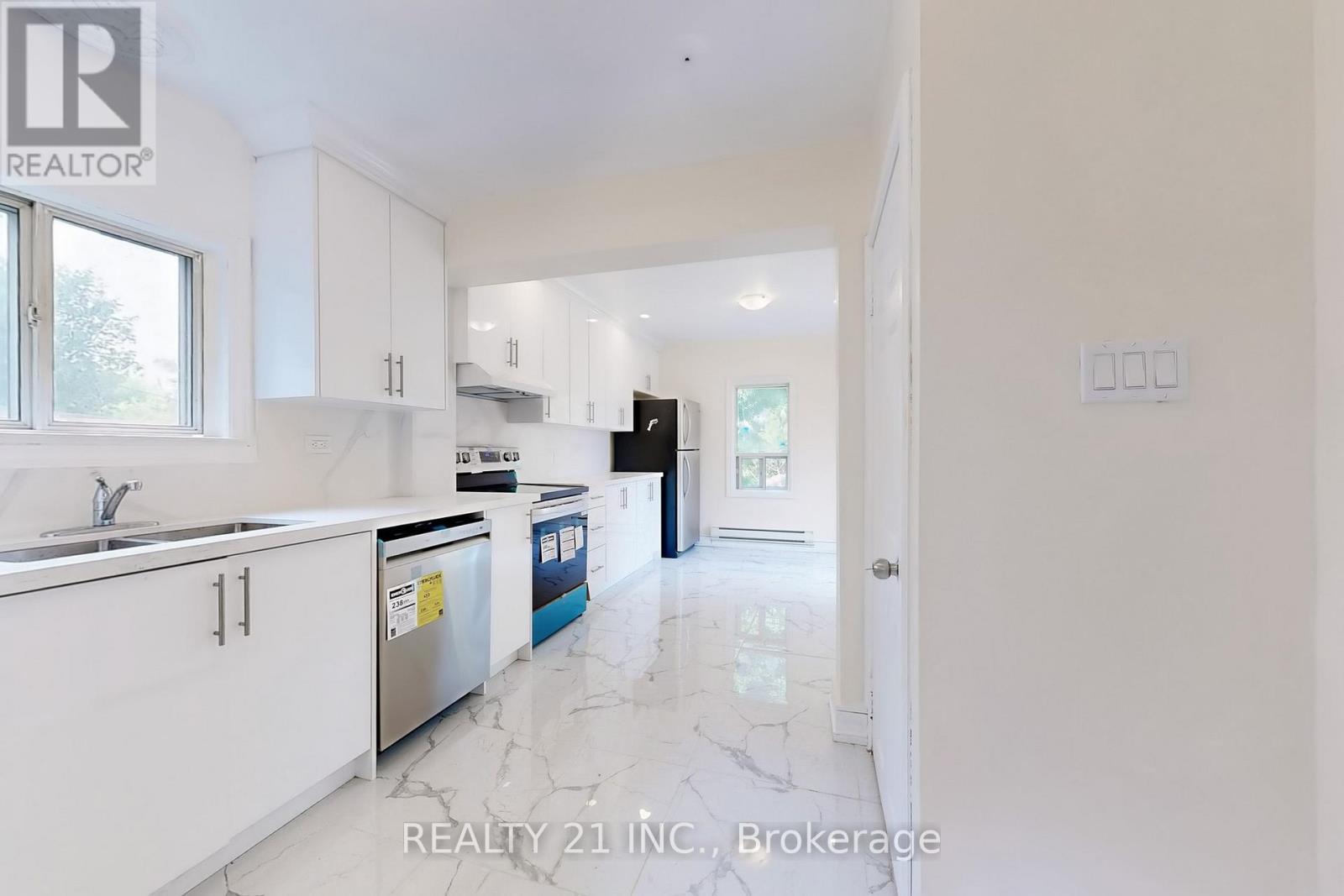 Photo 18 of 98 Natal Avenue, Toronto ON
