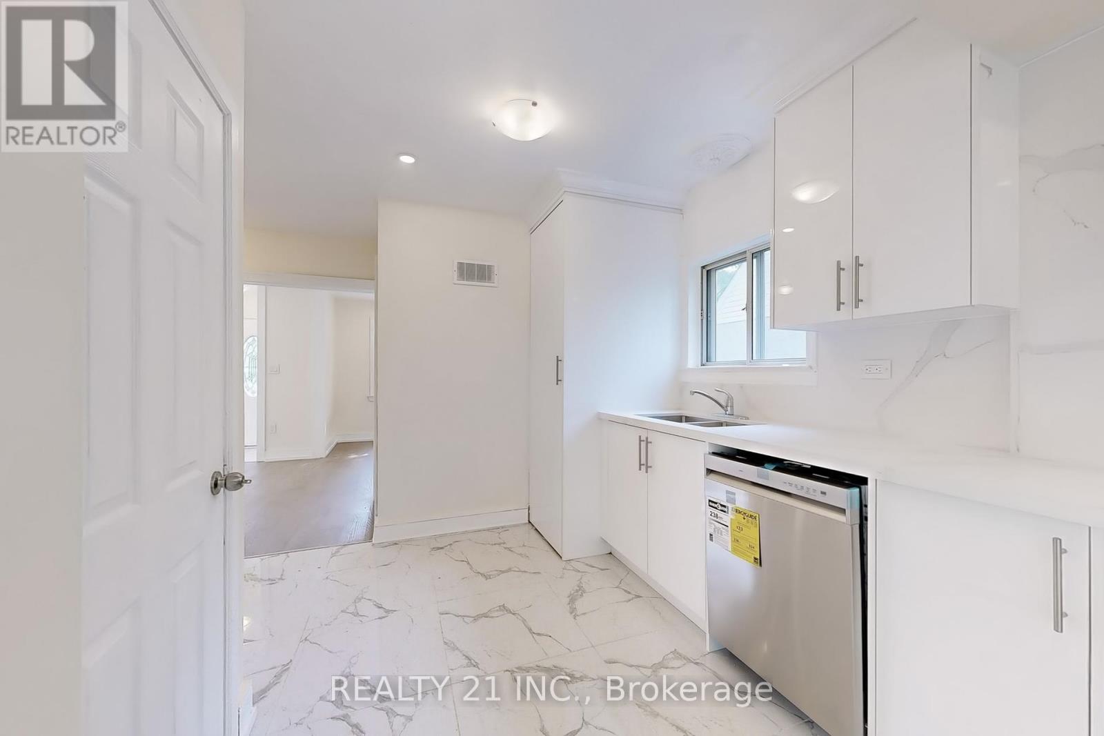 Photo 19 of 98 Natal Avenue, Toronto ON