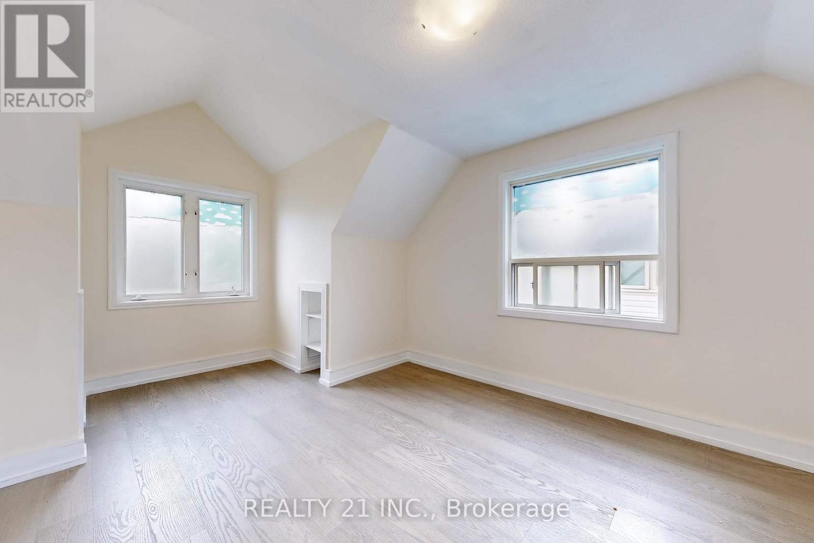 Photo 27 of 98 Natal Avenue, Toronto ON