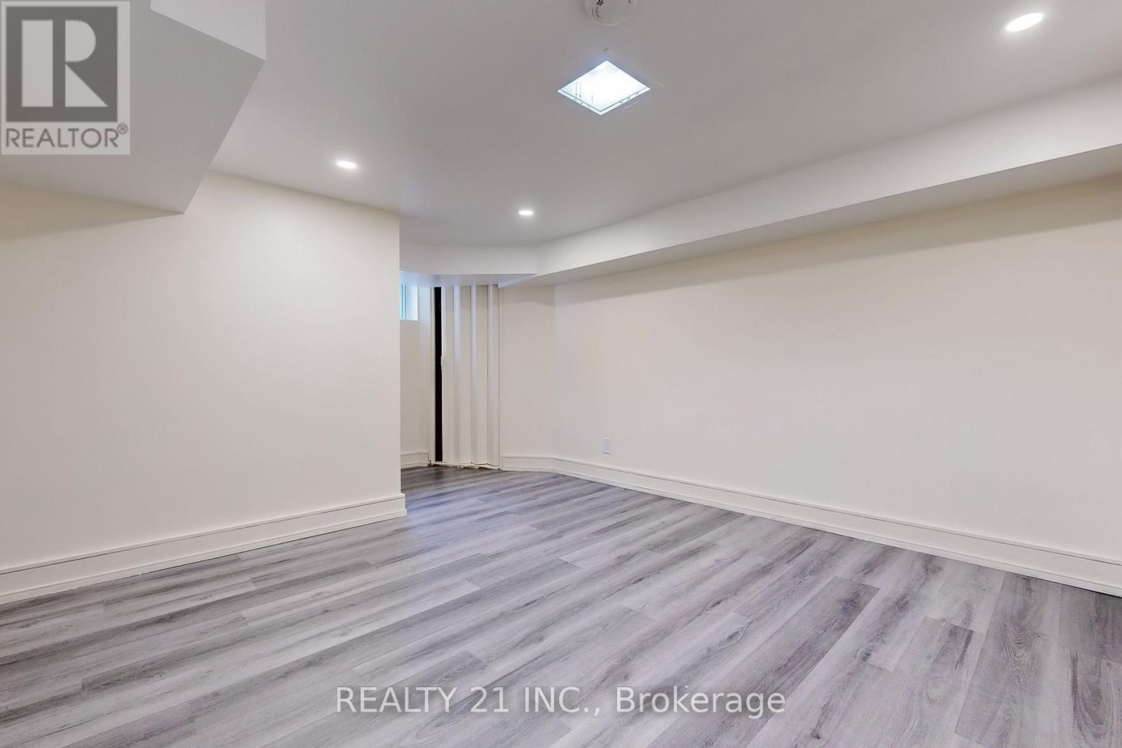 Photo 31 of 98 Natal Avenue, Toronto ON