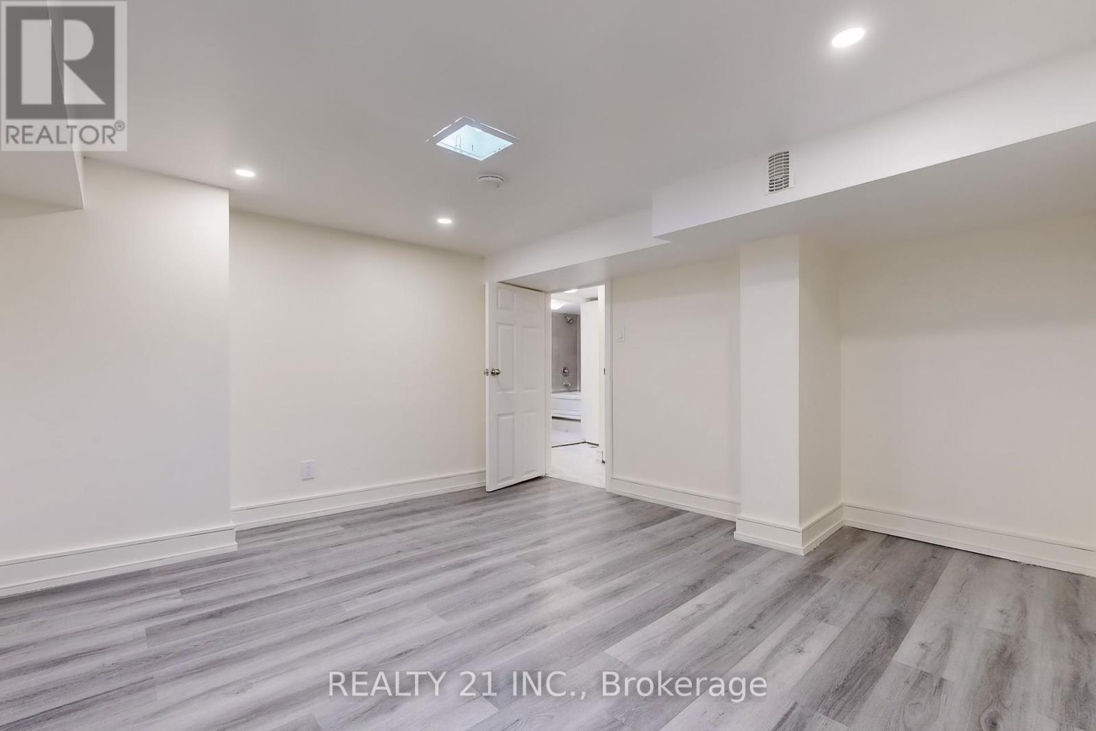 Photo 32 of 98 Natal Avenue, Toronto ON