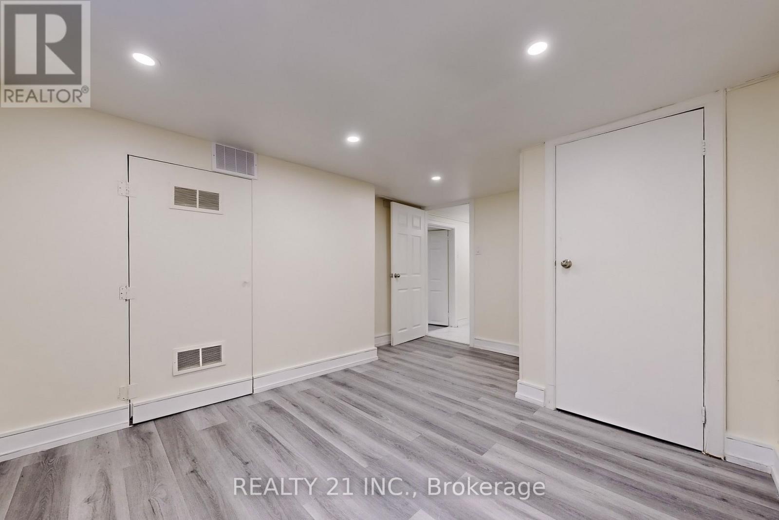 Photo 35 of 98 Natal Avenue, Toronto ON