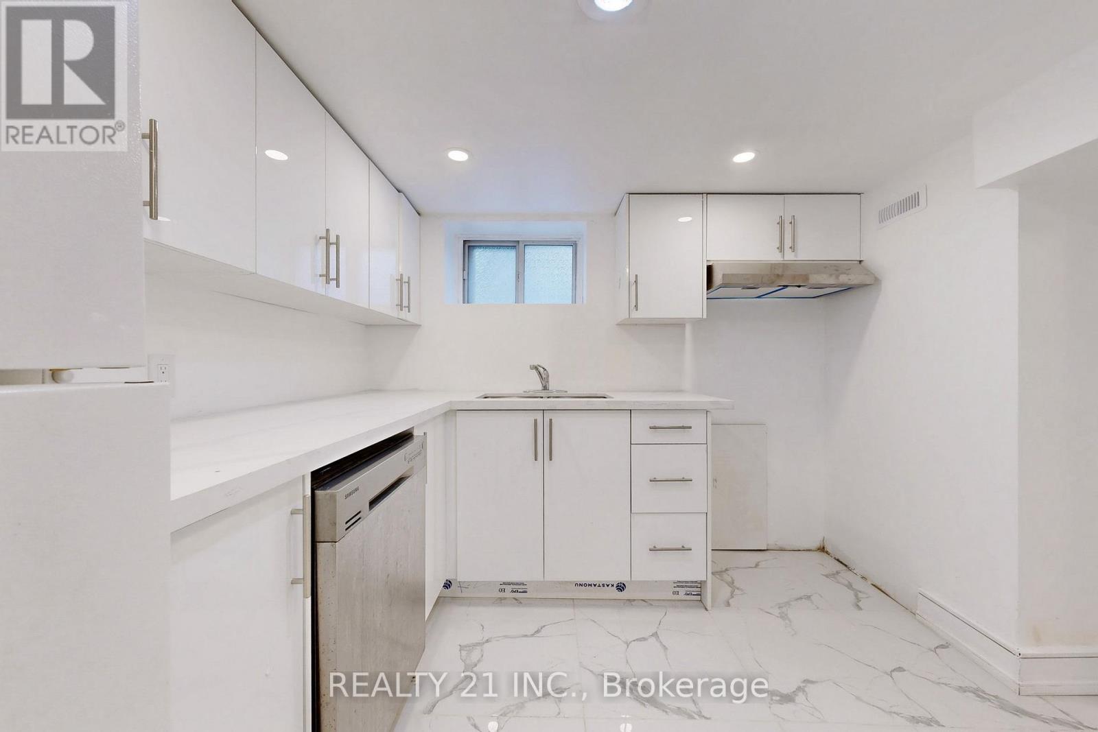 Photo 36 of 98 Natal Avenue, Toronto ON
