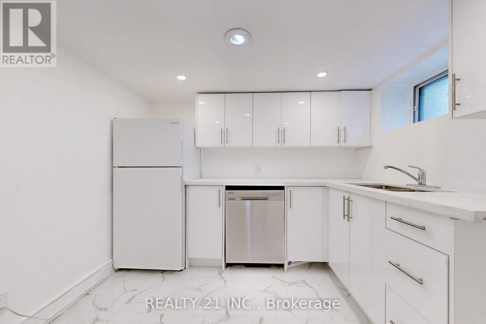 Photo 37 of 98 Natal Avenue, Toronto ON