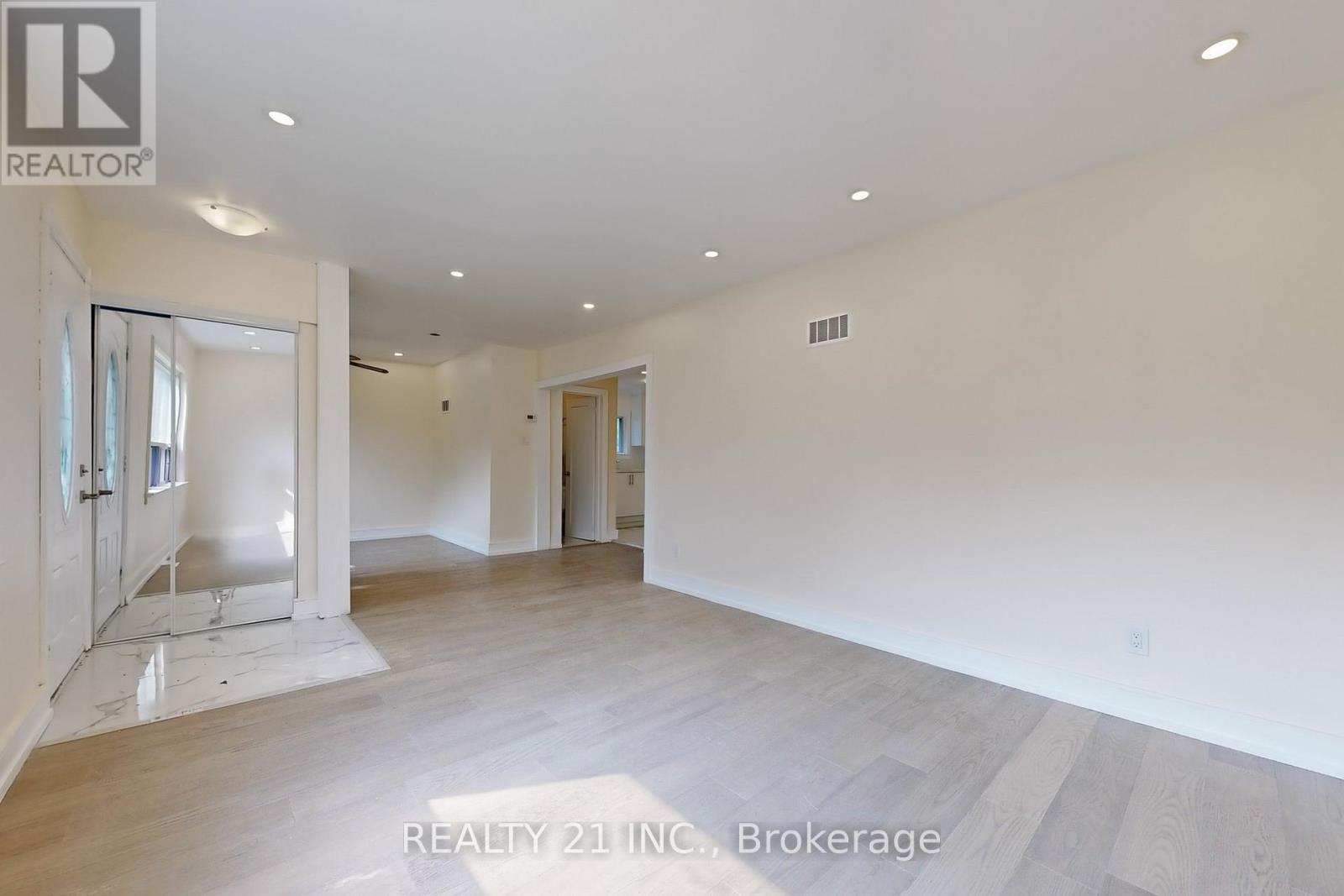 Photo 6 of 98 Natal Avenue, Toronto ON
