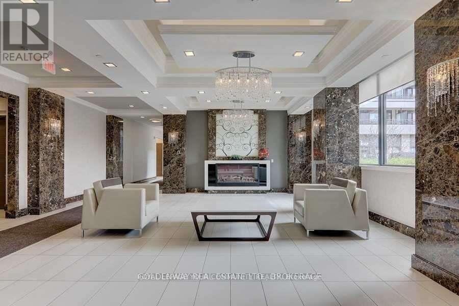 Photo 2 of 315 370 Highway 7 E, Richmond Hill ON