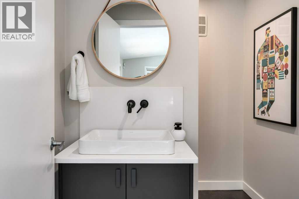 Single Family House 4 Level for Sale in  Massey Place SW Mayfair Calgary 