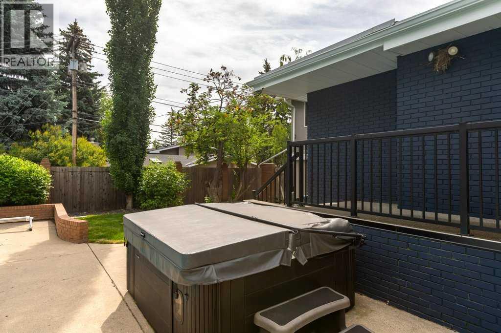 Single Family House 4 Level for Sale in  Massey Place SW Mayfair Calgary 