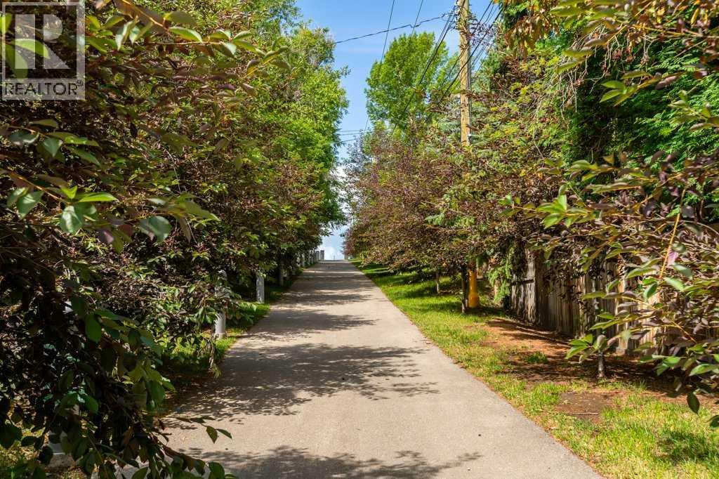Single Family House 4 Level for Sale in  Massey Place SW Mayfair Calgary 