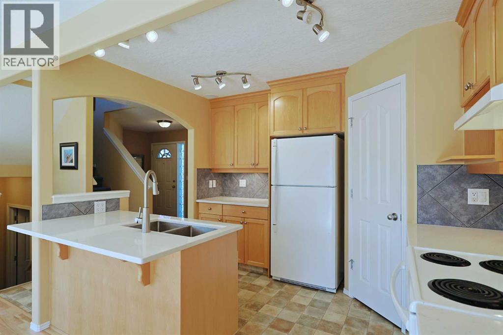 Single Family House for Sale in  Royal Birch Circle NW Royal Oak Calgary 