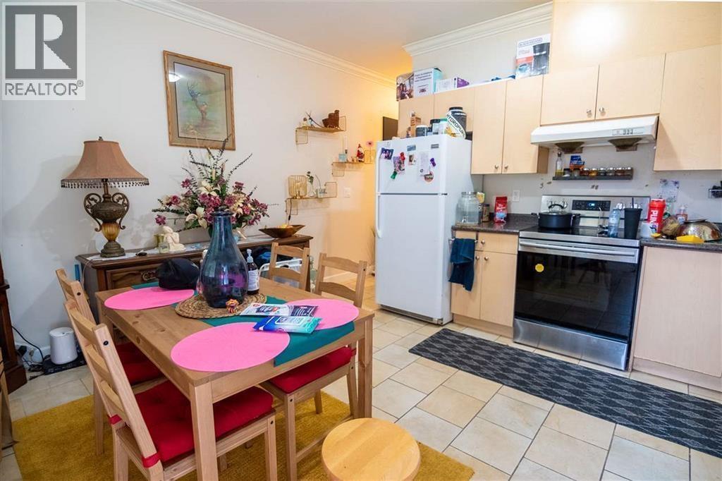 Photo 14 of 728 E 49th Avenue, Vancouver BC