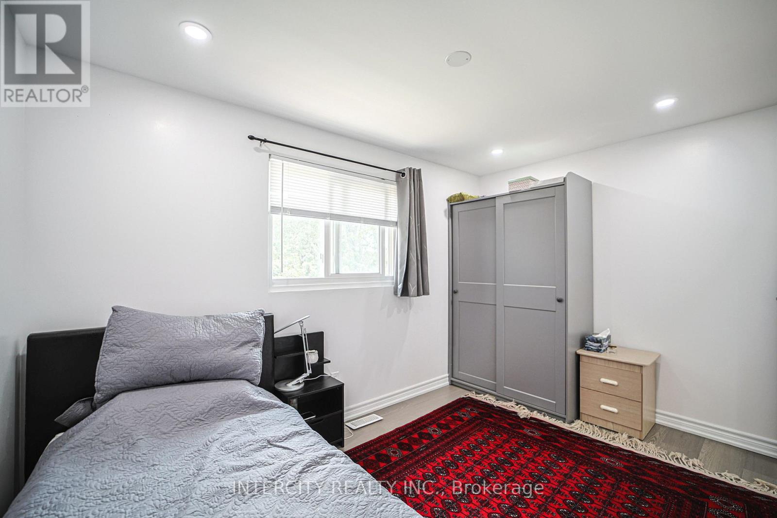 Photo 20 of 24 Grovetree Place, Brampton ON