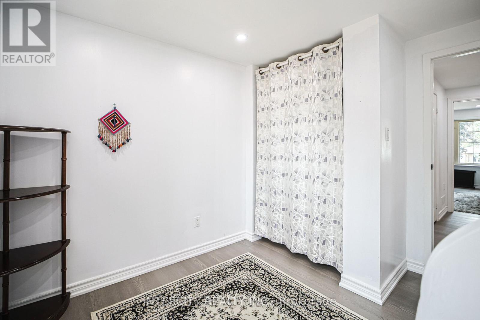 Photo 22 of 24 Grovetree Place, Brampton ON