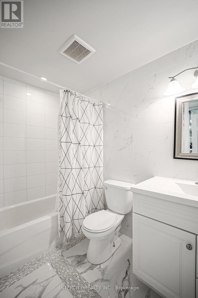 Photo 33 of 24 Grovetree Place, Brampton ON