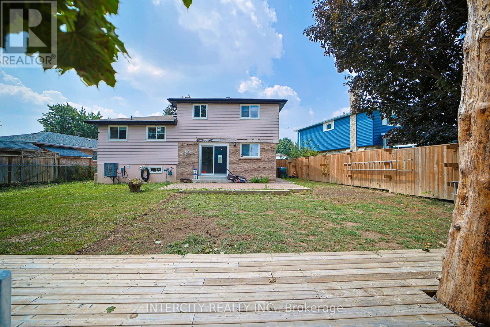 Photo 39 of 24 Grovetree Place, Brampton ON