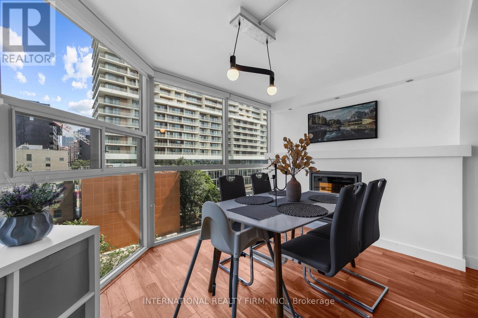 Photo 1 of 713 701 King Street W, Toronto ON