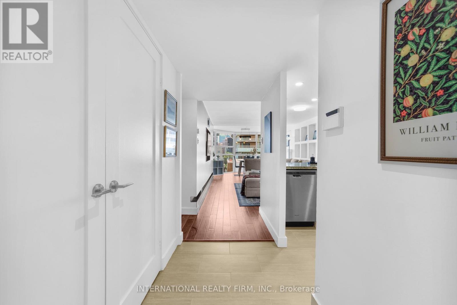 Photo 2 of 713 701 King Street W, Toronto ON