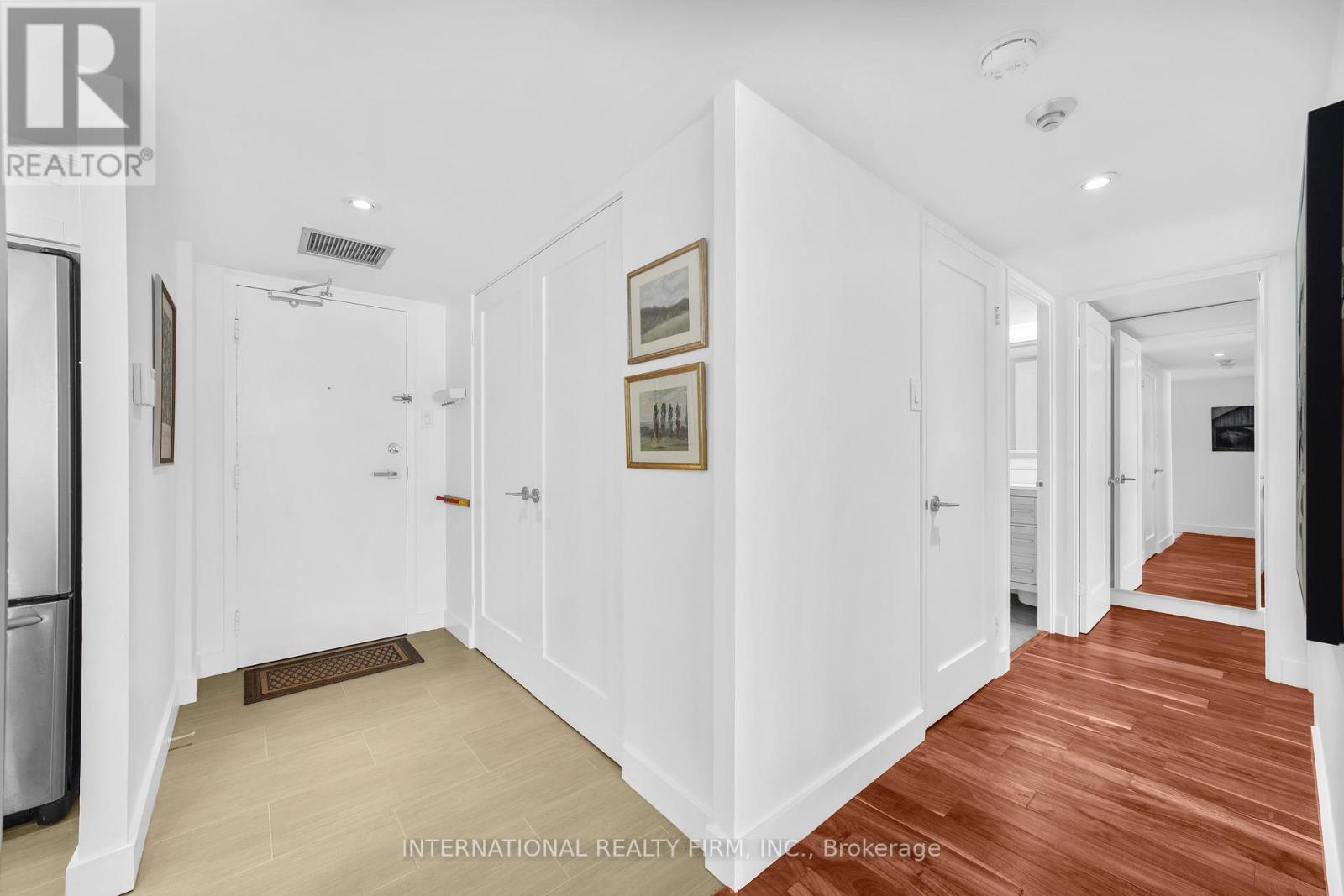 Photo 3 of 713 701 King Street W, Toronto ON