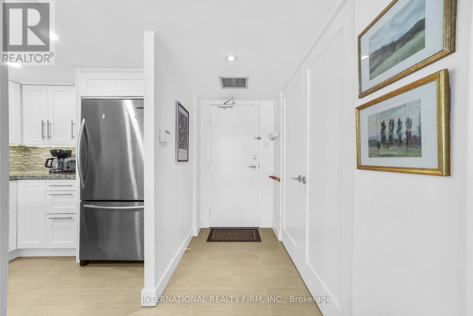 Photo 4 of 713 701 King Street W, Toronto ON