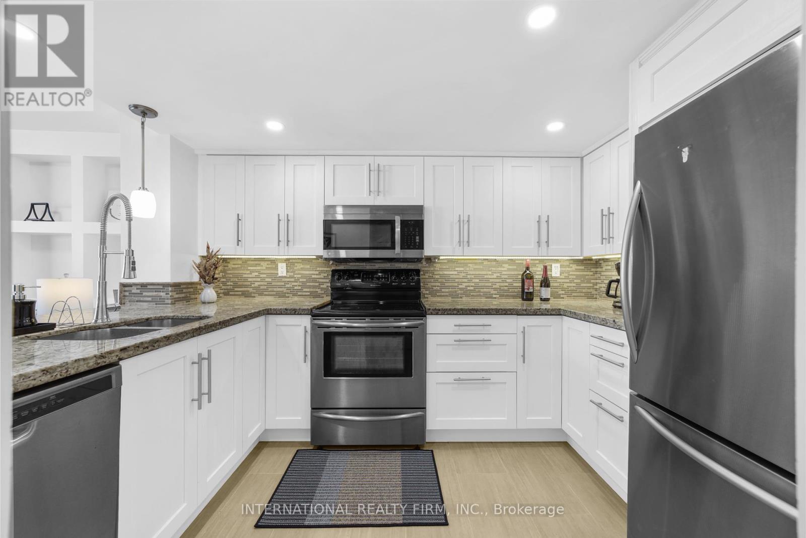 Photo 5 of 713 701 King Street W, Toronto ON