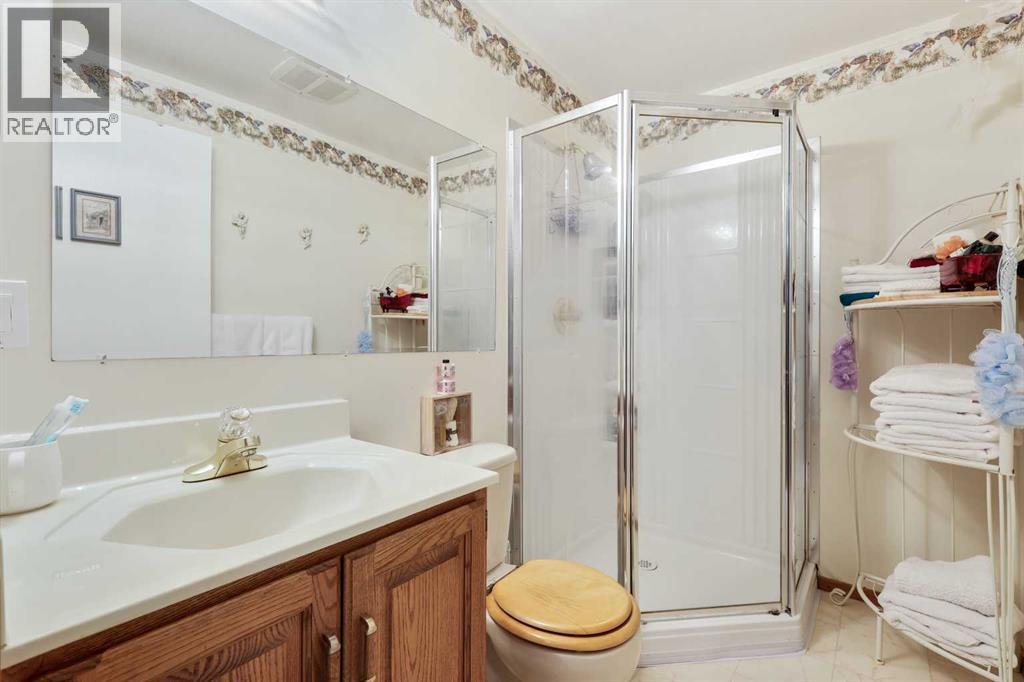 Single Family House Bi-level for Sale in  Whitehorn Road NE Whitehorn Calgary 