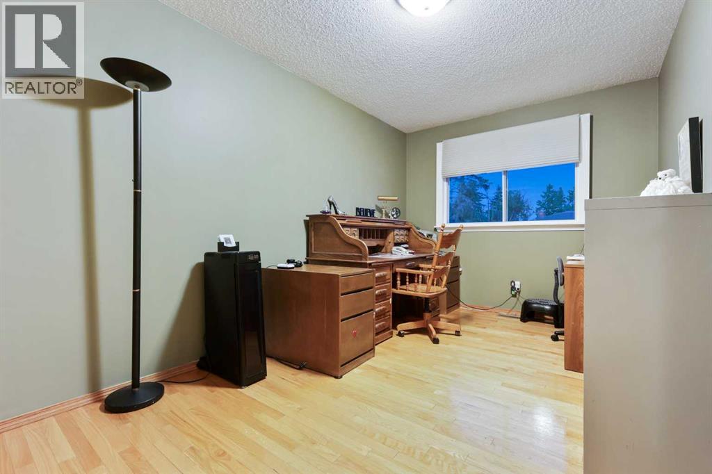 Single Family House Bi-level for Sale in  Whitehorn Road NE Whitehorn Calgary 
