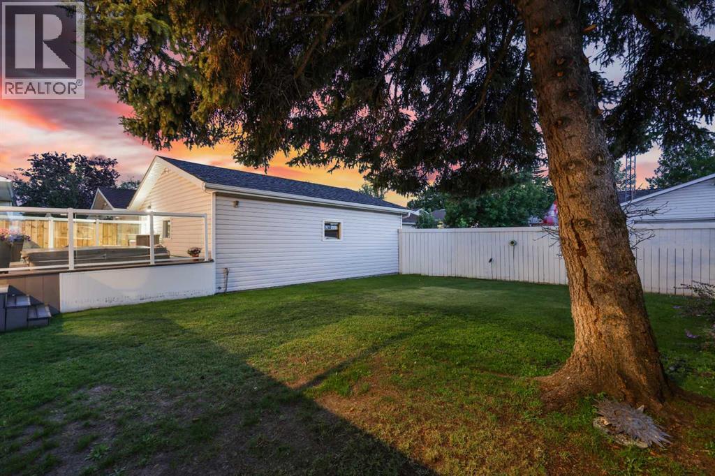 Single Family House Bi-level for Sale in  Whitehorn Road NE Whitehorn Calgary 