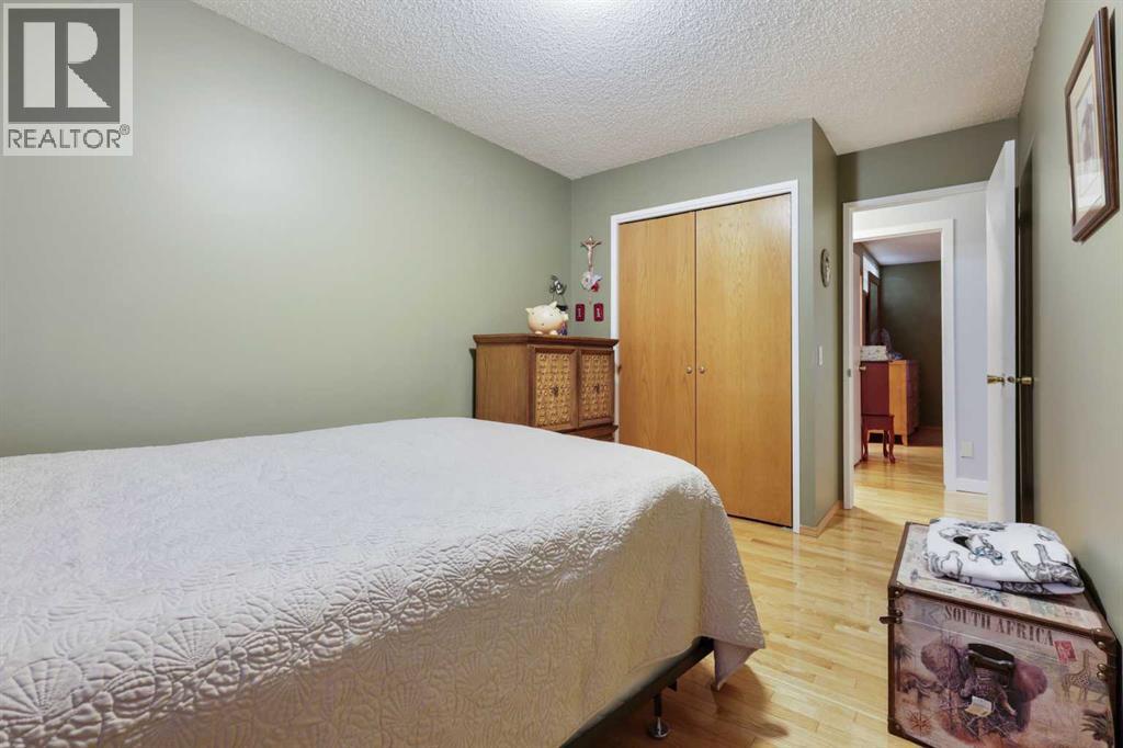 Single Family House Bi-level for Sale in  Whitehorn Road NE Whitehorn Calgary 