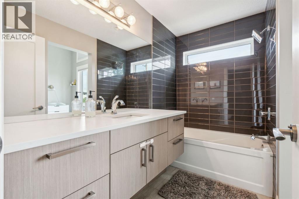Single Family House for Sale in   Street NE Bridgeland/Riverside Calgary 