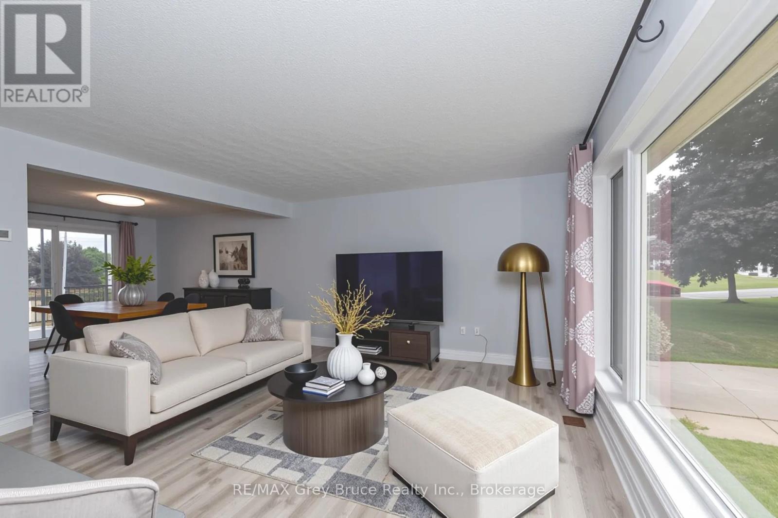 Photo 13 of 260 8th A Avenue E, Owen Sound ON