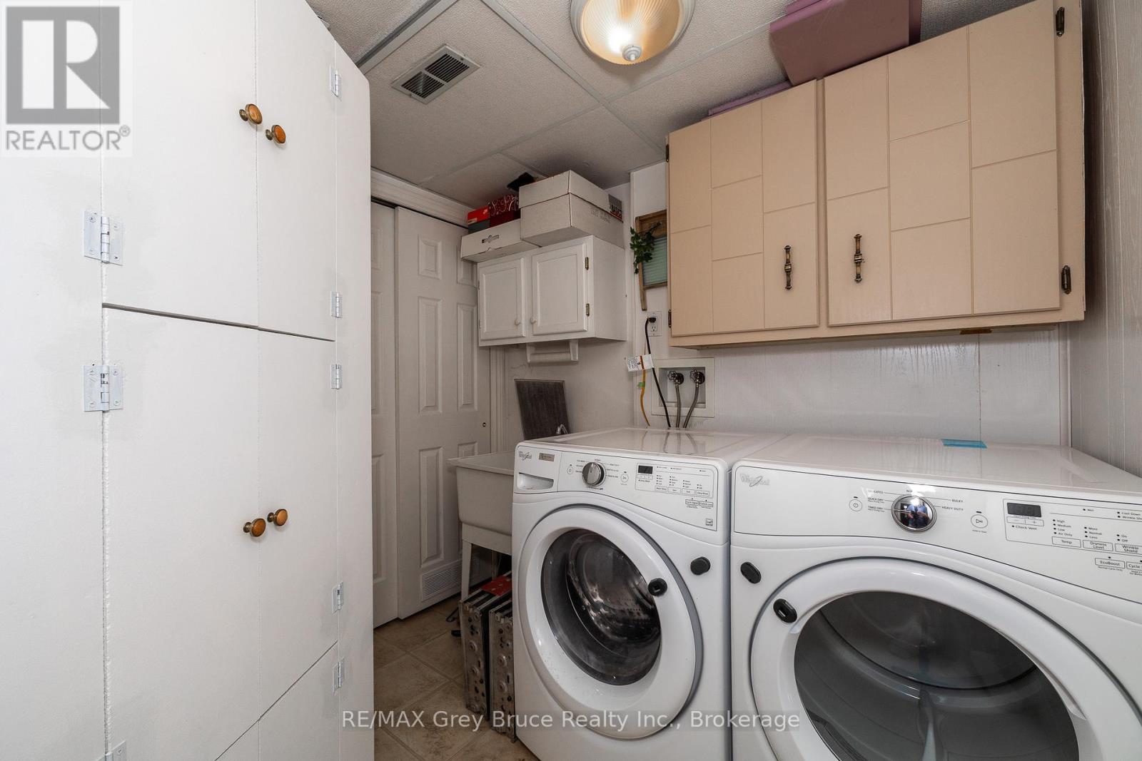 Photo 25 of 260 8th A Avenue E, Owen Sound ON