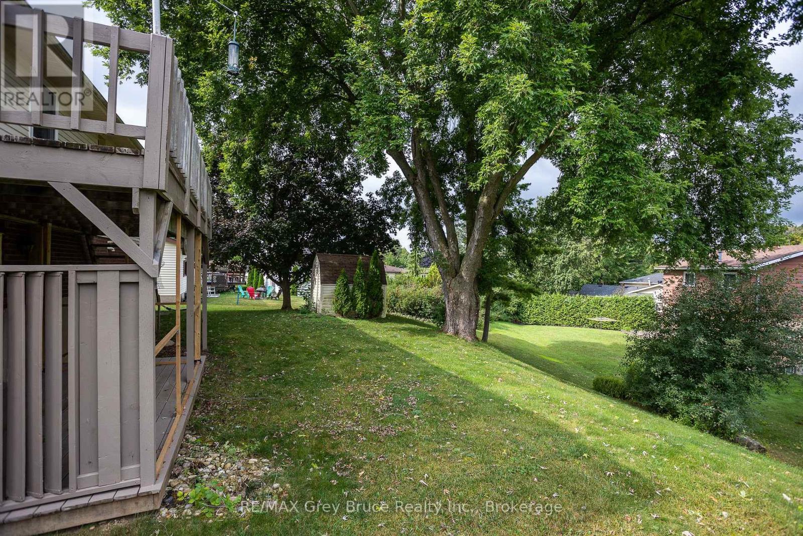 Photo 37 of 260 8th A Avenue E, Owen Sound ON