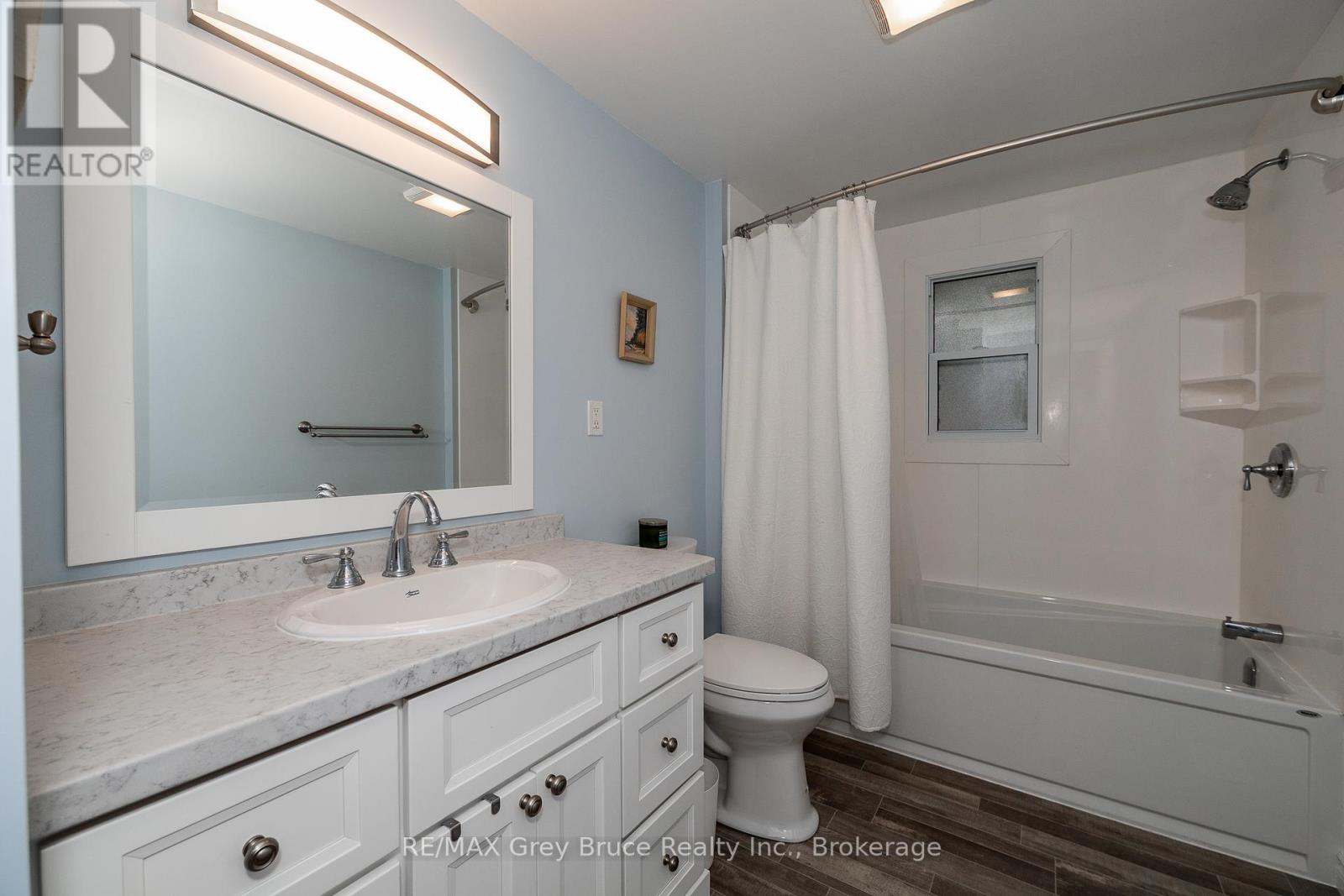 Photo 6 of 260 8th A Avenue E, Owen Sound ON