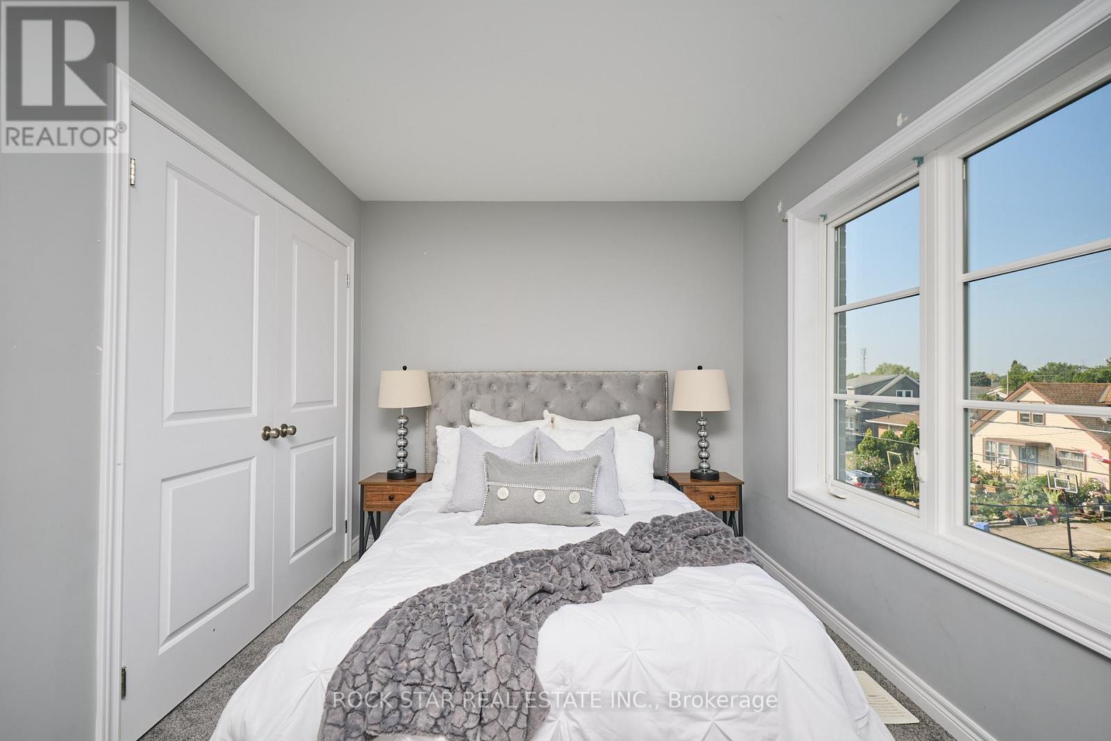 Photo 17 of 66 B Battle Street, Thorold ON