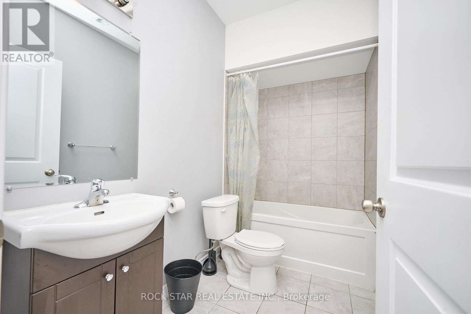 Photo 21 of 66 B Battle Street, Thorold ON