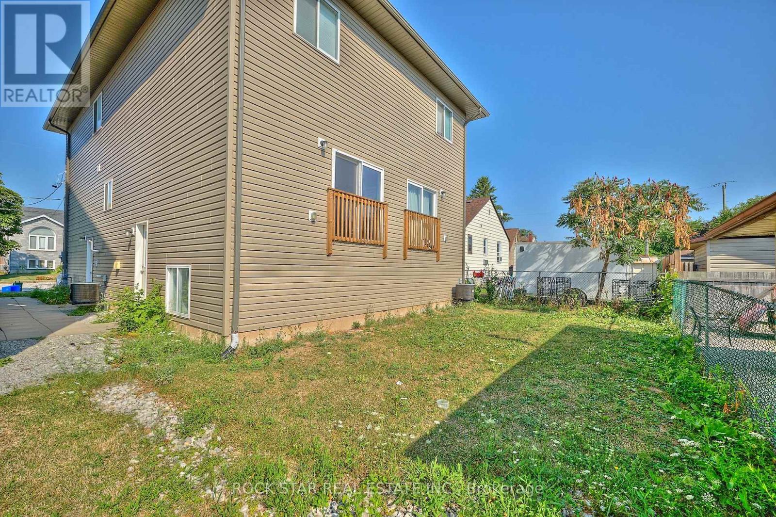 Photo 25 of 66 B Battle Street, Thorold ON