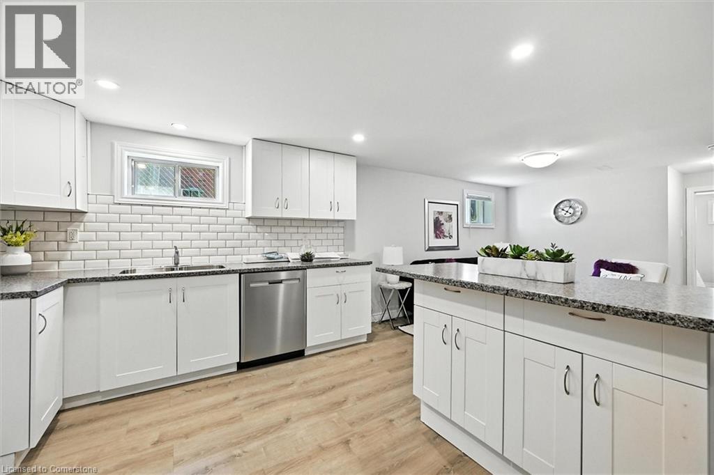Photo 3 of 29 West 21st Street, Hamilton ON