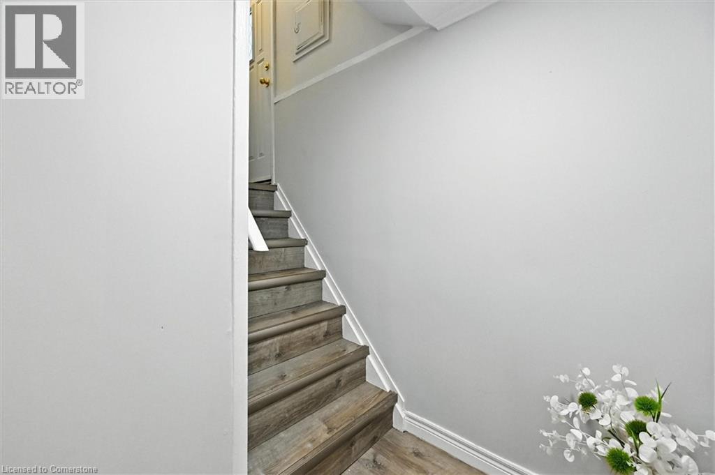 Photo 33 of 29 West 21st Street, Hamilton ON