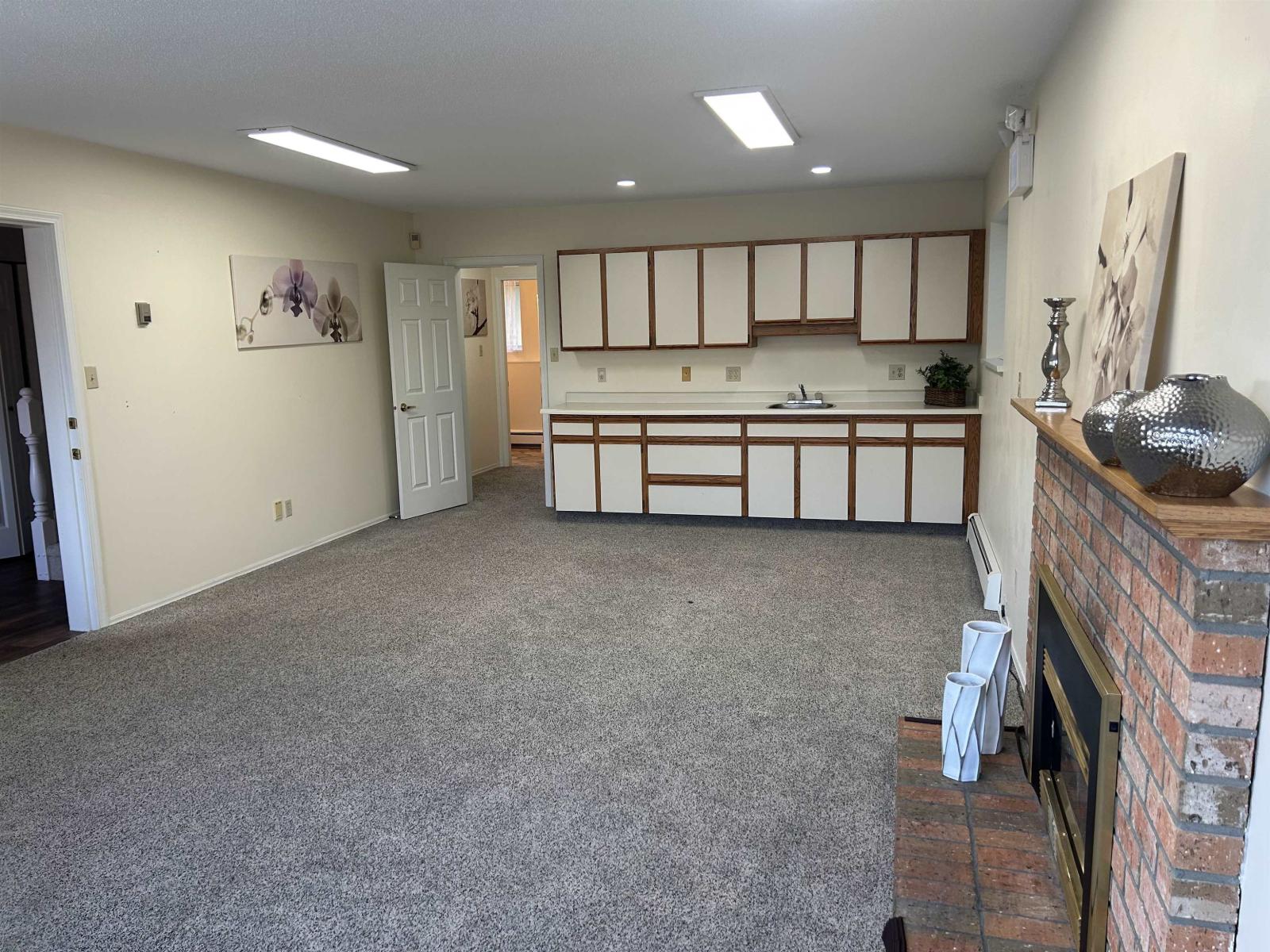 Photo 7 of 15837 Pacific Avenue, White Rock BC