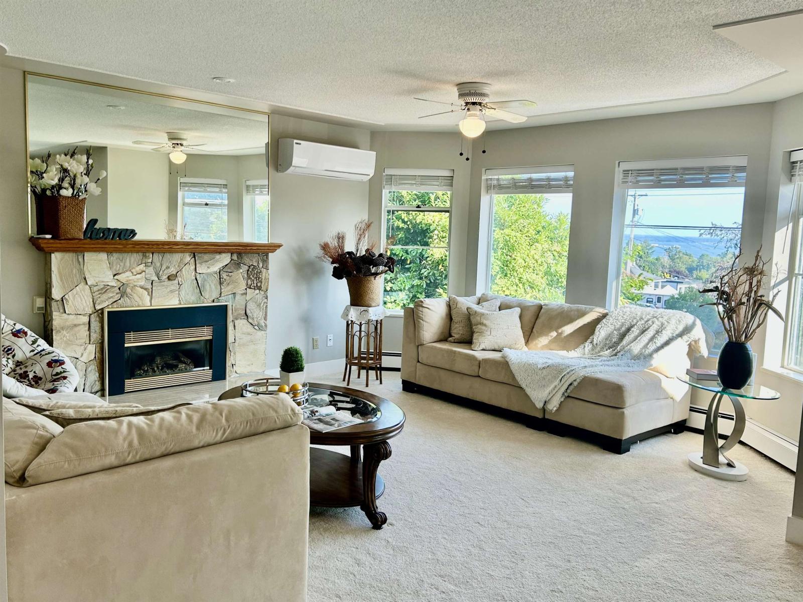 Photo 15 of 15837 Pacific Avenue, White Rock BC