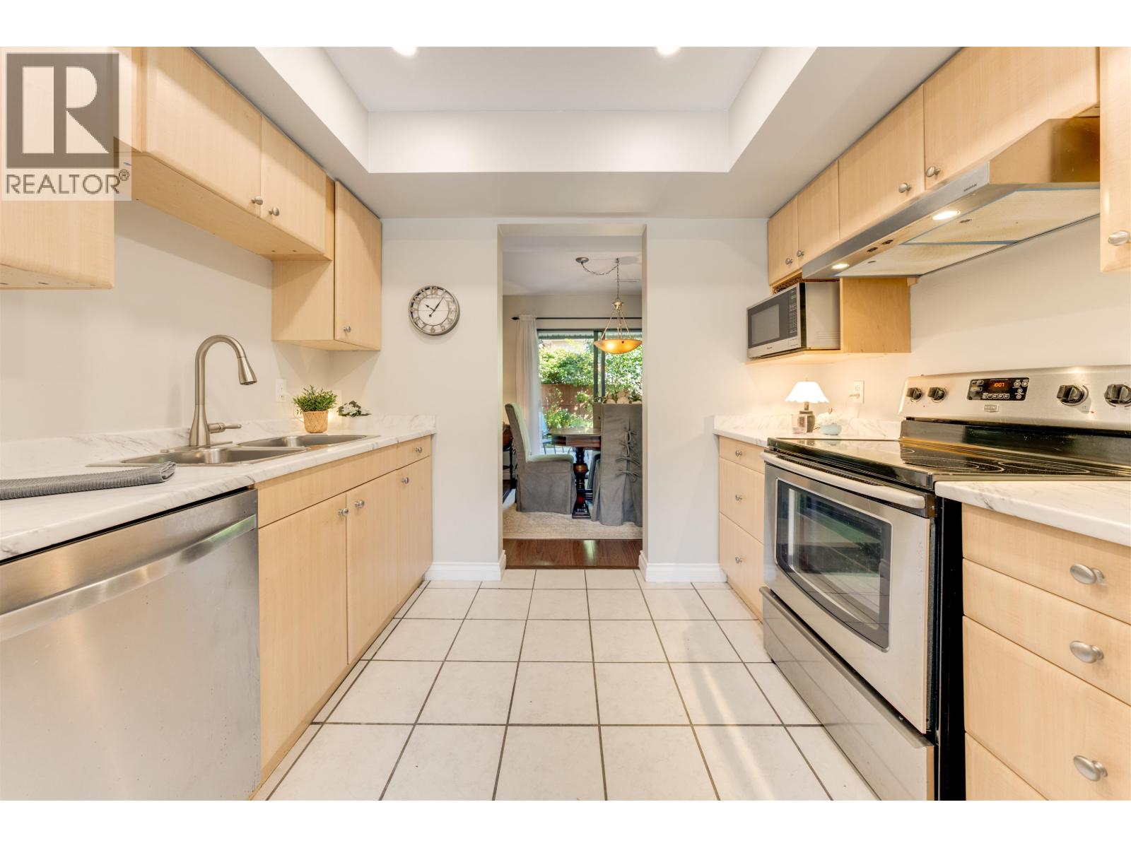 11 20681 THORNE AVENUE, Maple Ridge