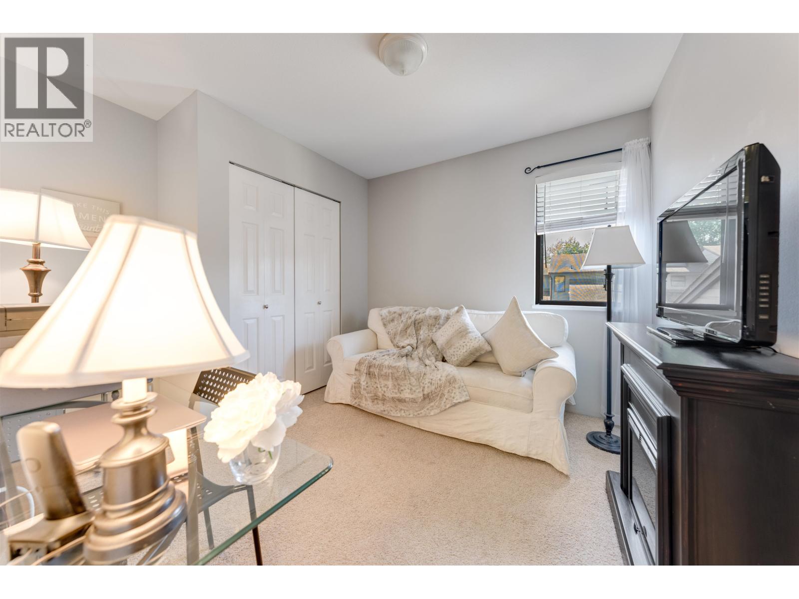 11 20681 THORNE AVENUE, Maple Ridge