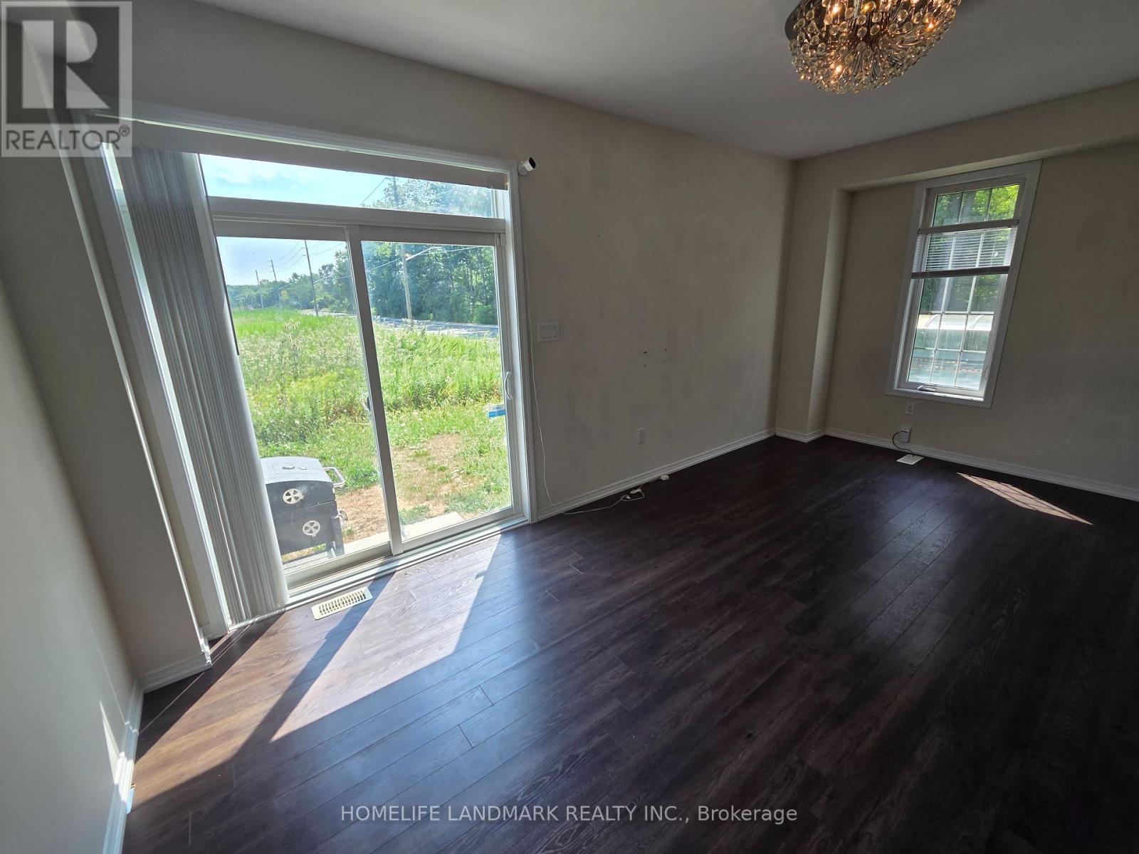 Photo 14 of 8834 Sourgum Avenue, Niagara Falls ON