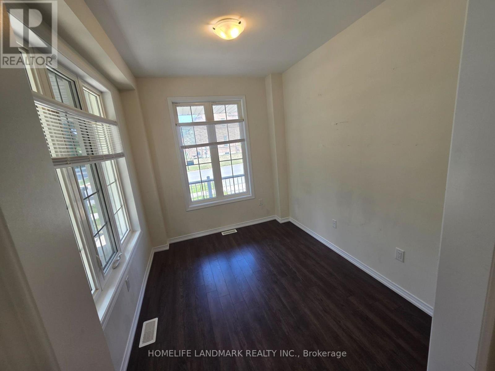 Photo 18 of 8834 Sourgum Avenue, Niagara Falls ON